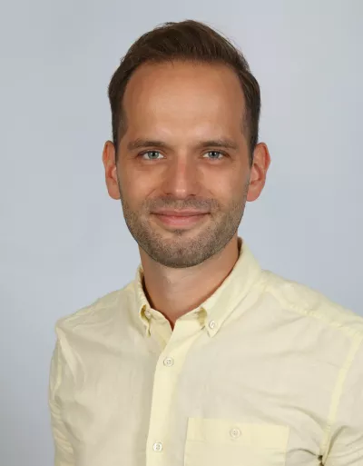 Portrait Schoenauer teacher